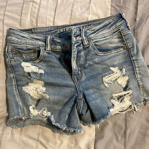 Women’s AE denim shorts.